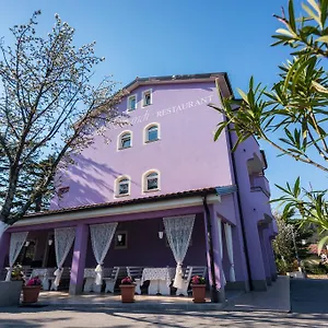 hotel-villa-sandi.primorje-gorskikotar.com/